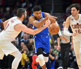 开云主页-字母哥连续打出高光表现 雄鹿上下为何高兴不起来