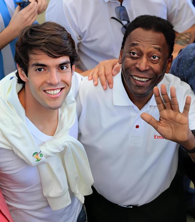 1672989775936092924.jpg 322544344_887668752671202_5271792993140854359_n.jpg